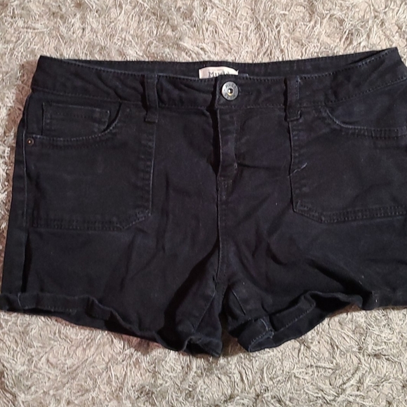 Shorts - Picture 1 of 1